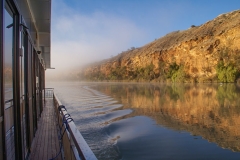White-Houseboats-cliffs-1